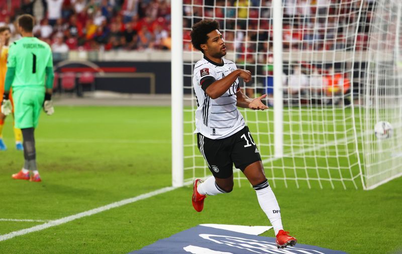 Soccer-Germans find goal-scoring touch in 6-0 thrashing of Armenia