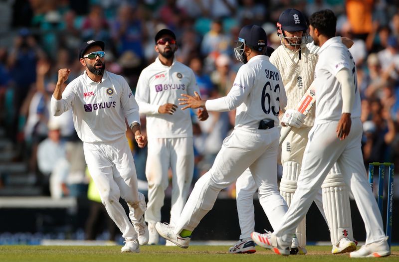 Cricket-Kohli hails Indian bowlers, Root wants England to be 'ruthless'