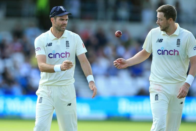 England sweat on fitness of Anderson ahead of India Test finale