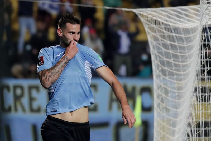 Soccer - Late goal gives Uruguay 1-0 win over Ecuador