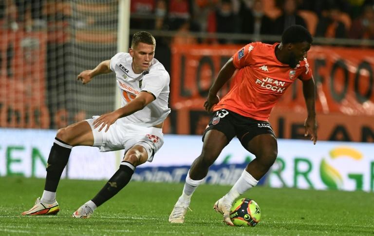 Lorient down champions Lille