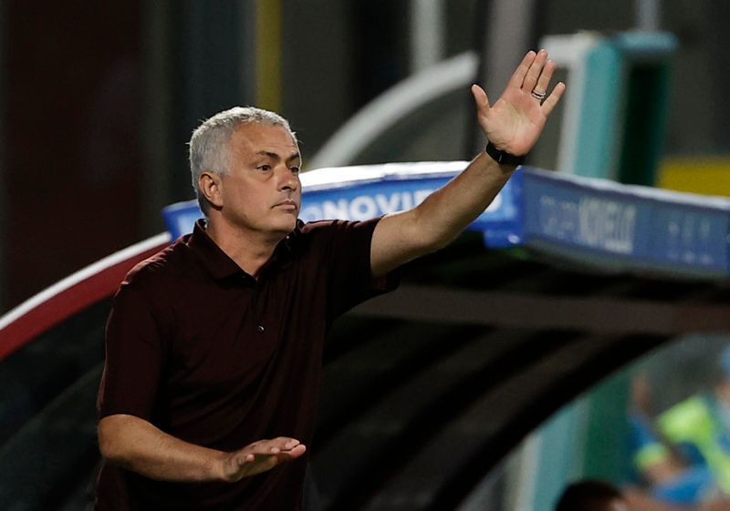 Soccer-I wanted to remember 1000th game forever, says jubilant Mourinho