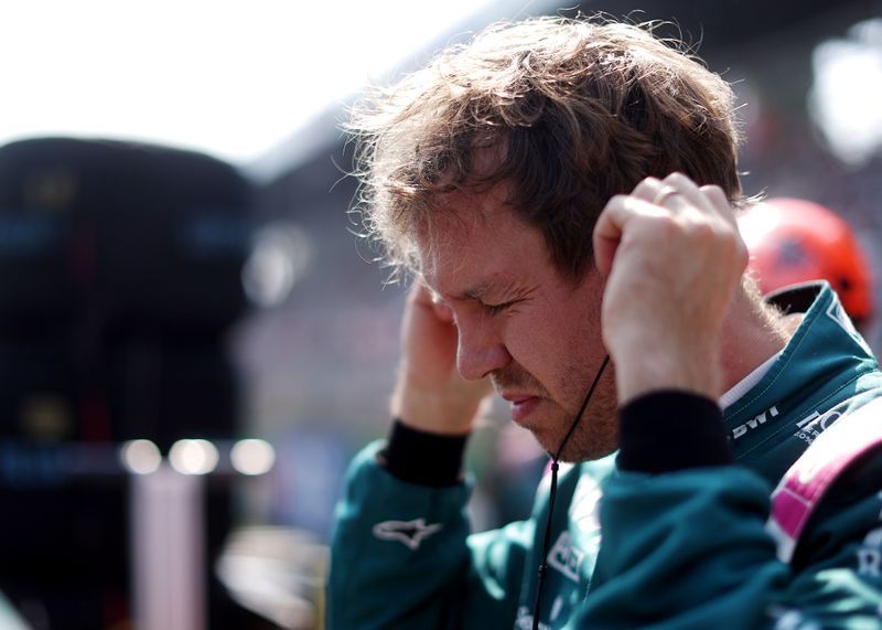 Motor racing-Aston Martin F1 team owner Stroll expects Vettel to stay
