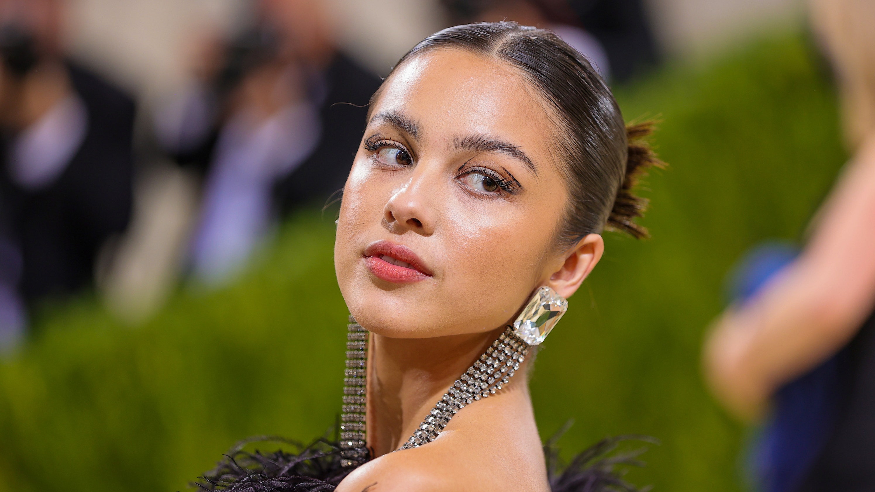 Olivia Rodrigo Nails Her First Met Gala Look With an Elevated Rocker Beauty Look