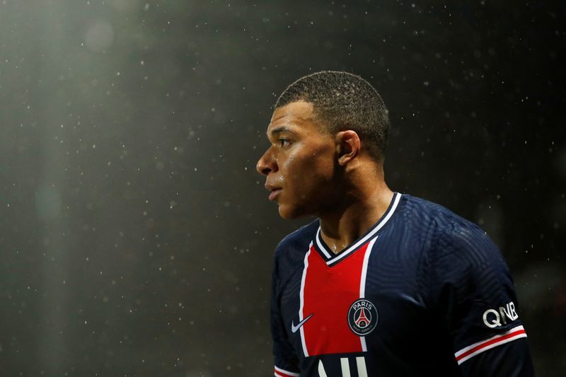 Soccer-Leonardo confident Mbappe will extend PSG contract