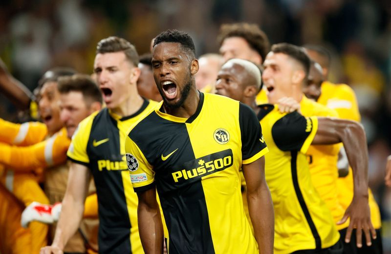 Soccer-Siebatcheu earns Young Boys late win over 10-man Man United