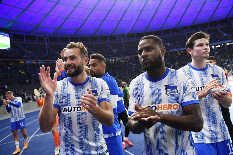Soccer-Ekkelenkamp shines in Hertha debut to earn comeback win over Fuerth