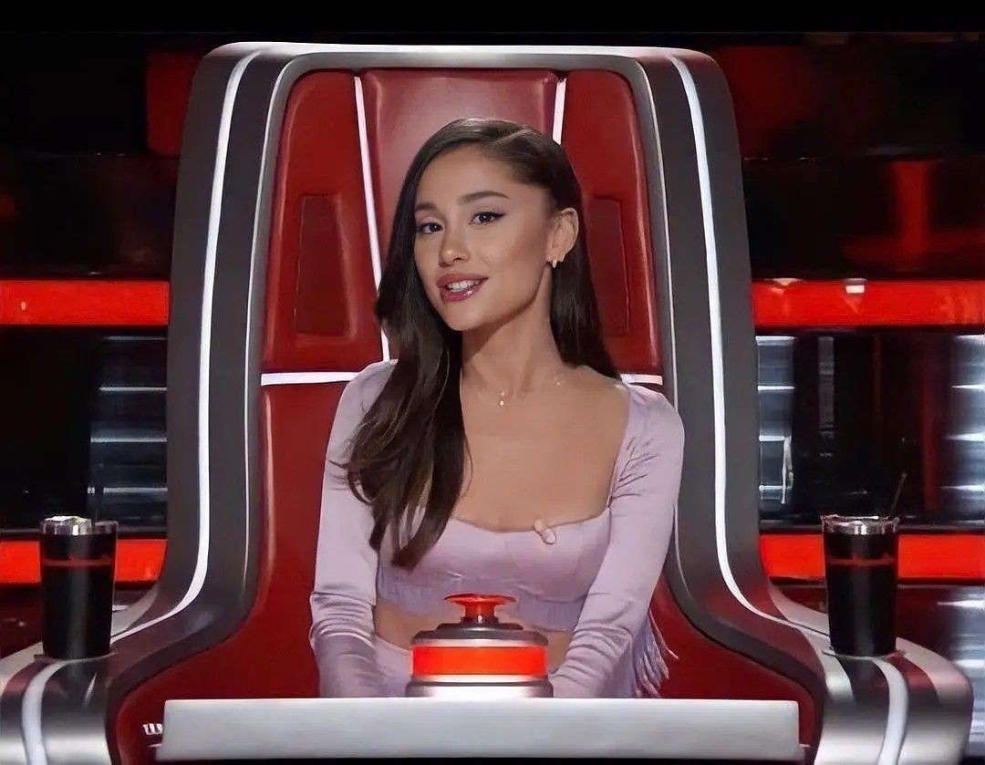 Ariana Grande makes The Voice US debut as Nick Jonas’s replacement and fans are obsessed