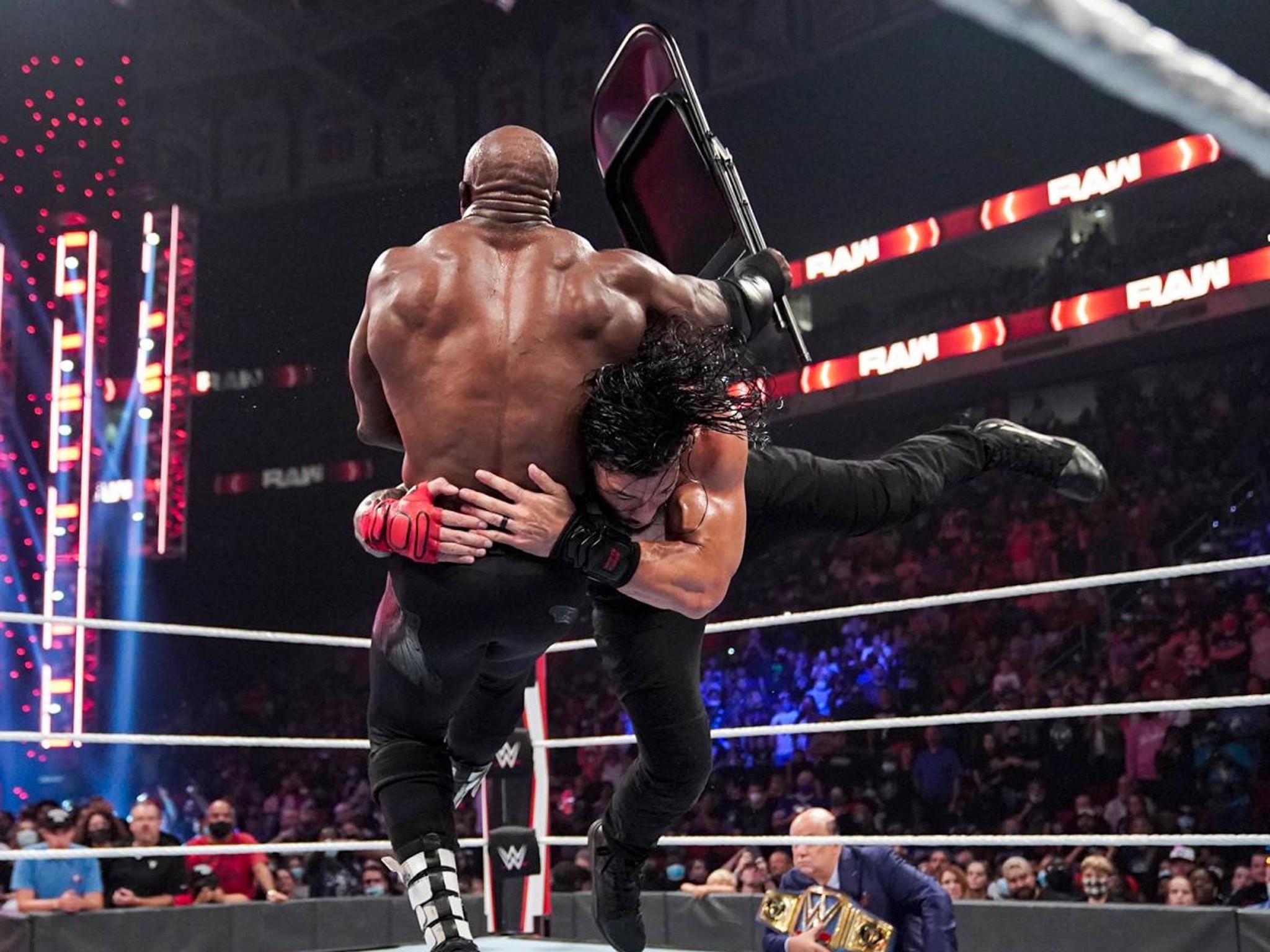WWE Raw results, grades: Bobby Lashley destroys Big E as Roman Reigns picks up huge win