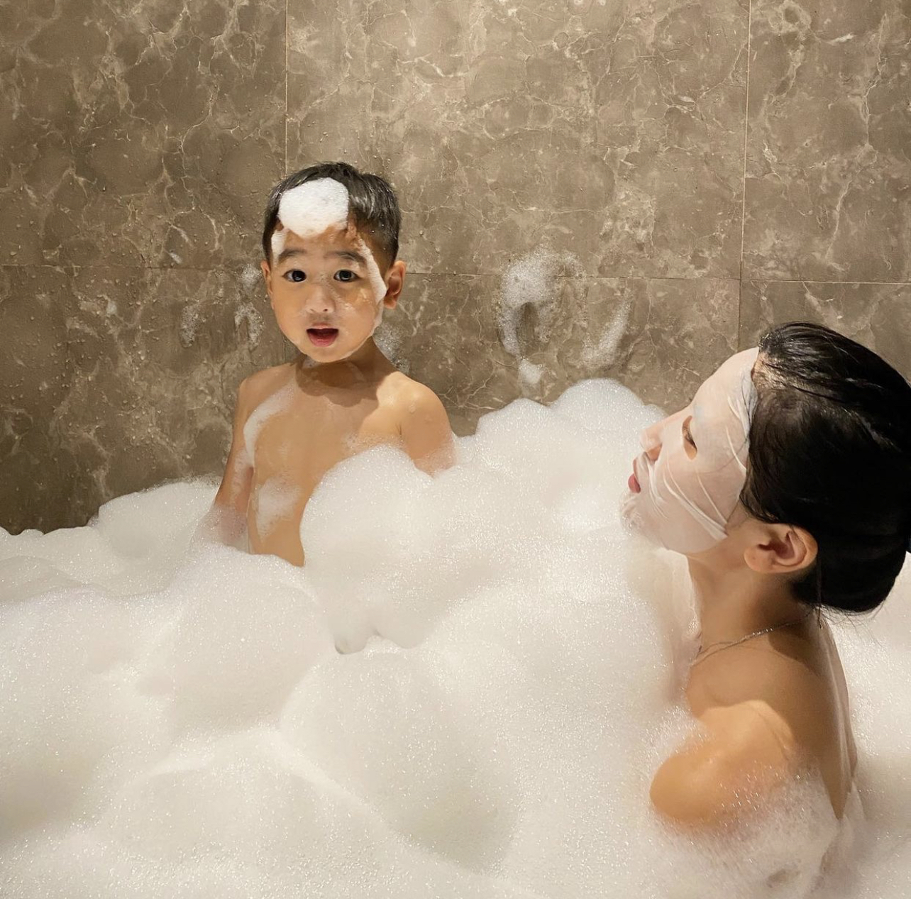 Ex TVB Star Coffee Lam Slammed For “Getting Naked” With 3-Year-Old Son In Bathtub; She Says She “Doesn’t See The Problem”