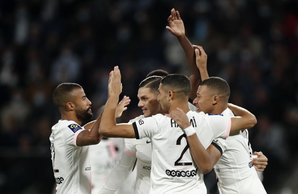 Hakimi earns PSG last-gasp win at Metz
