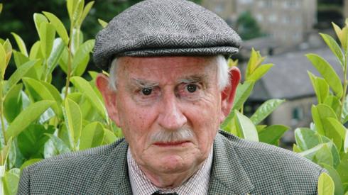 Robert Fyfe: Last of the Summer Wine actor dies at 90