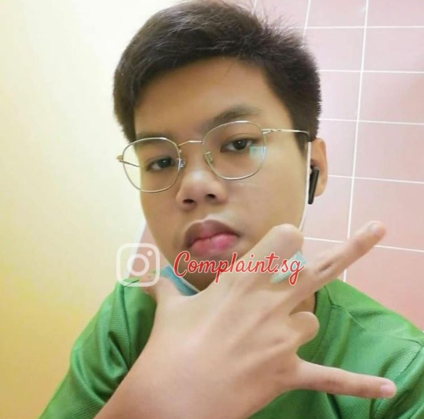 Yp flash “airport kia” airplane gang sign, want to represent RSAF next time