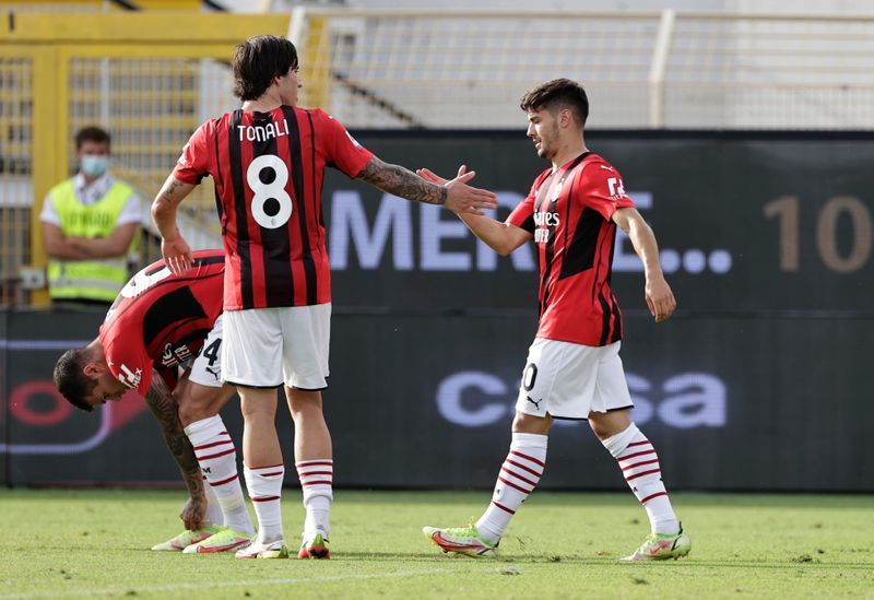 Soccer-Maldini scores on full debut as AC Milan go top with Spezia win