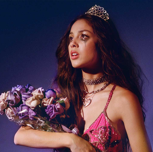 20 Brunette Halloween Costumes That Are Easy to DIY