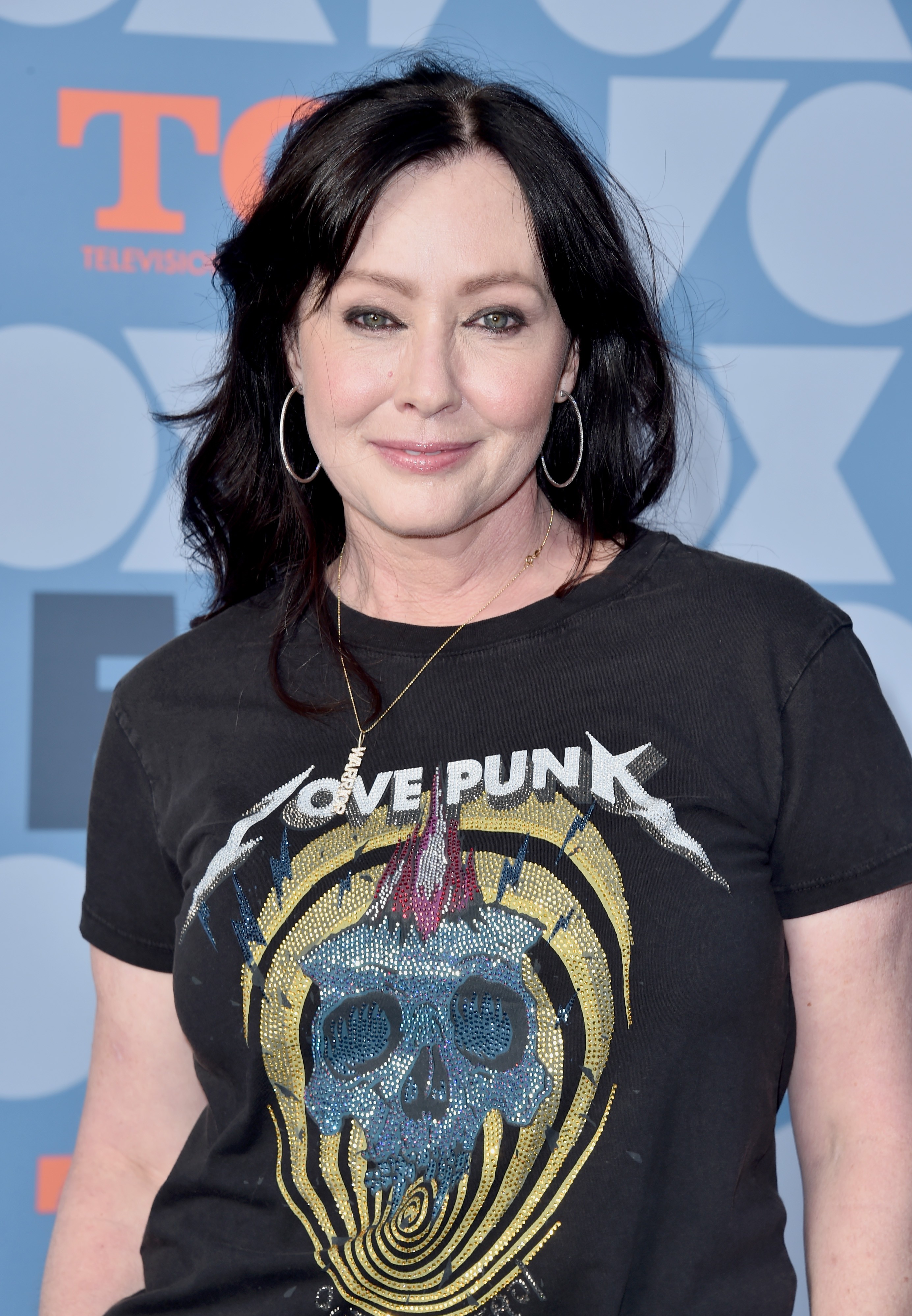 Shannen Doherty ‘fighting to stay alive’ as she shares update from cancer battle