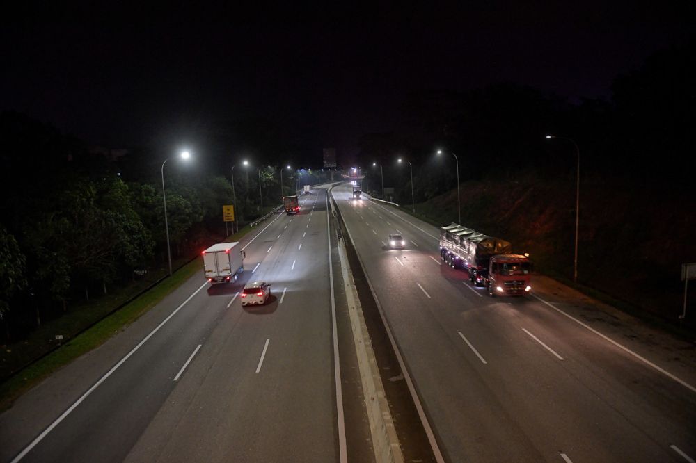 Traffic smooth along main roads out of KL as ban on interstate travel lifted