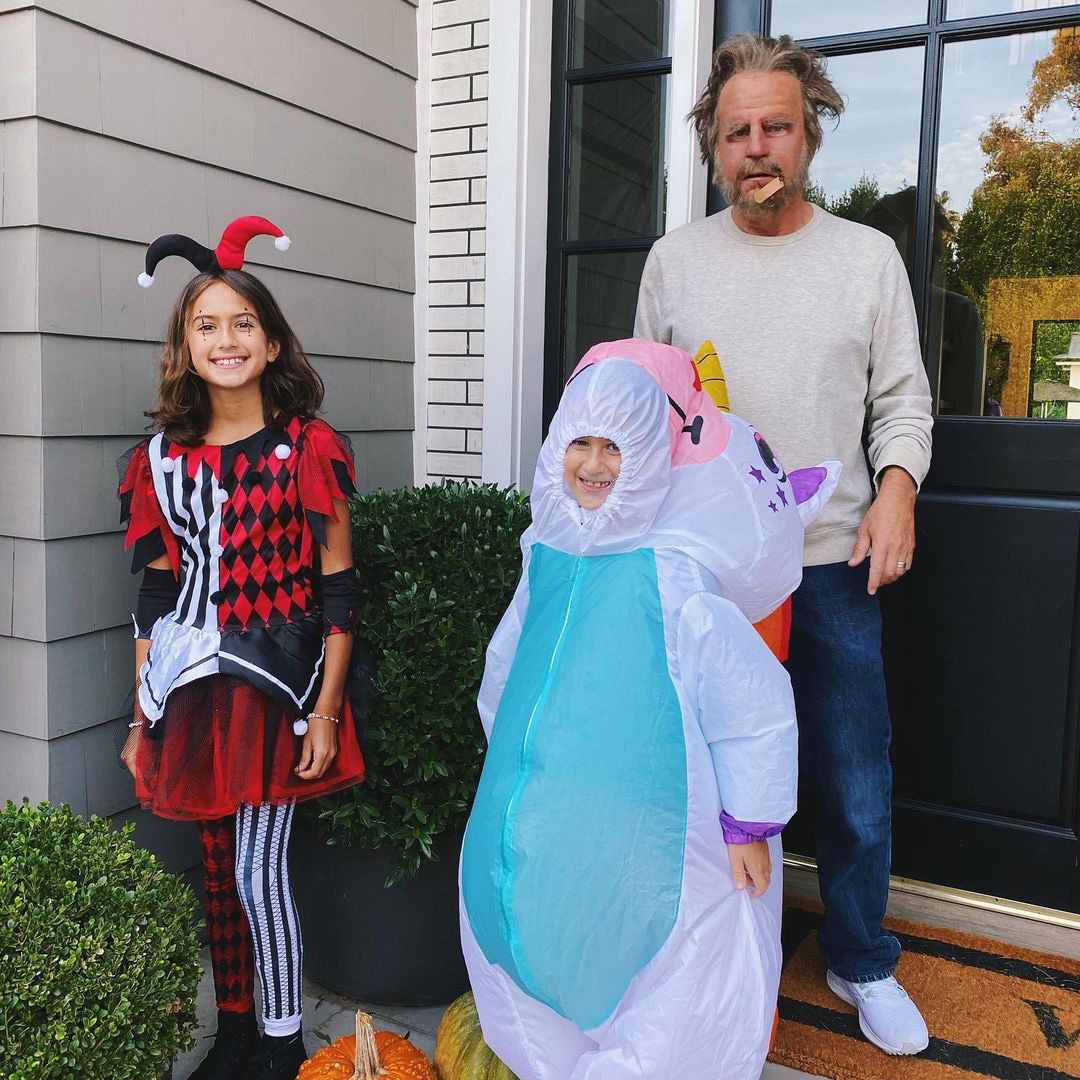 Bruce Willis Is Unrecognizable in Halloween Costume Alongside Daughters ...