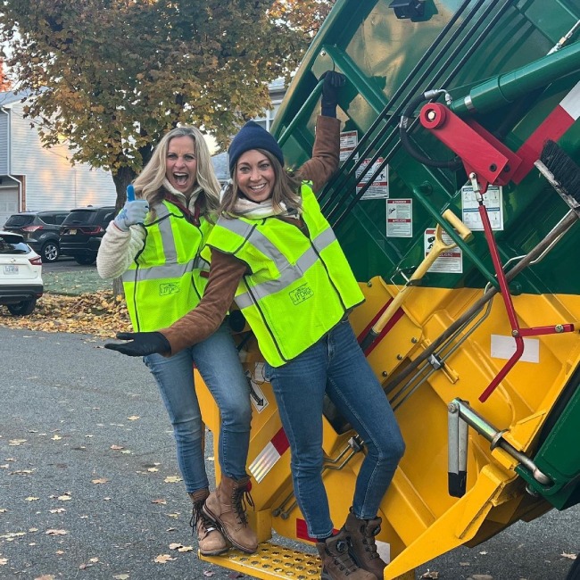 Good Morning America's Ginger Zee gets fans talking with fluorescent yellow jacket