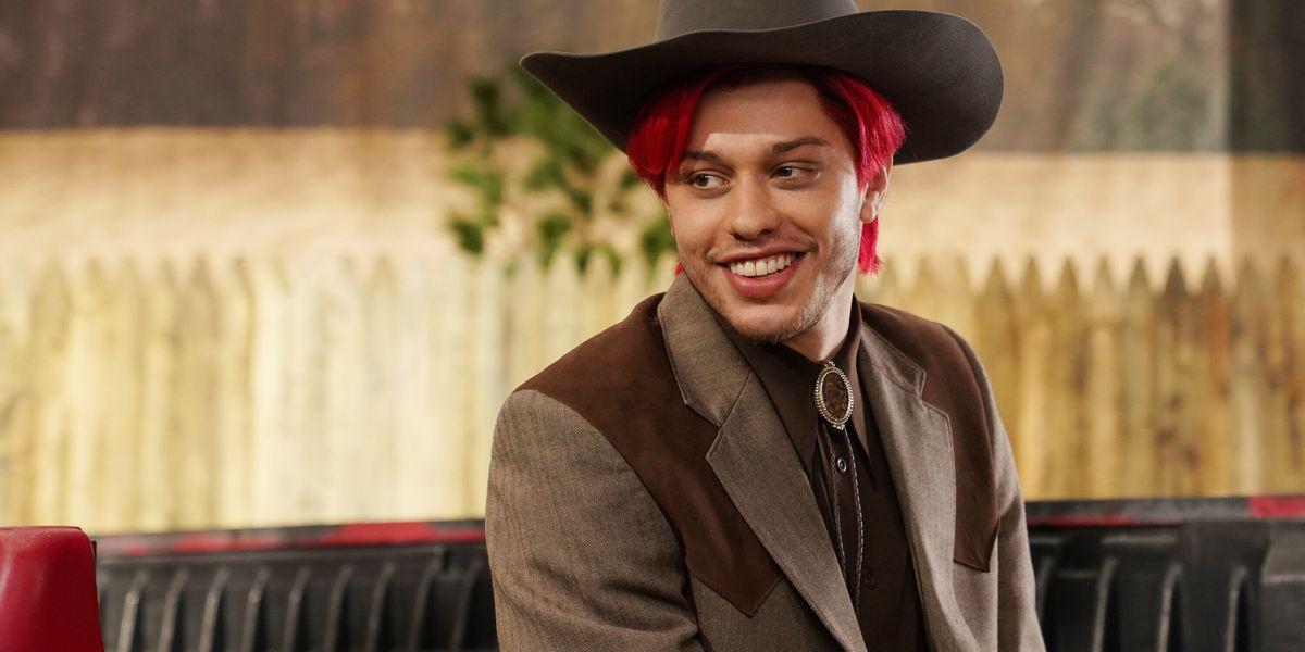 Pete davidson chilling with the kardashians on his birthday is peak boyfriend