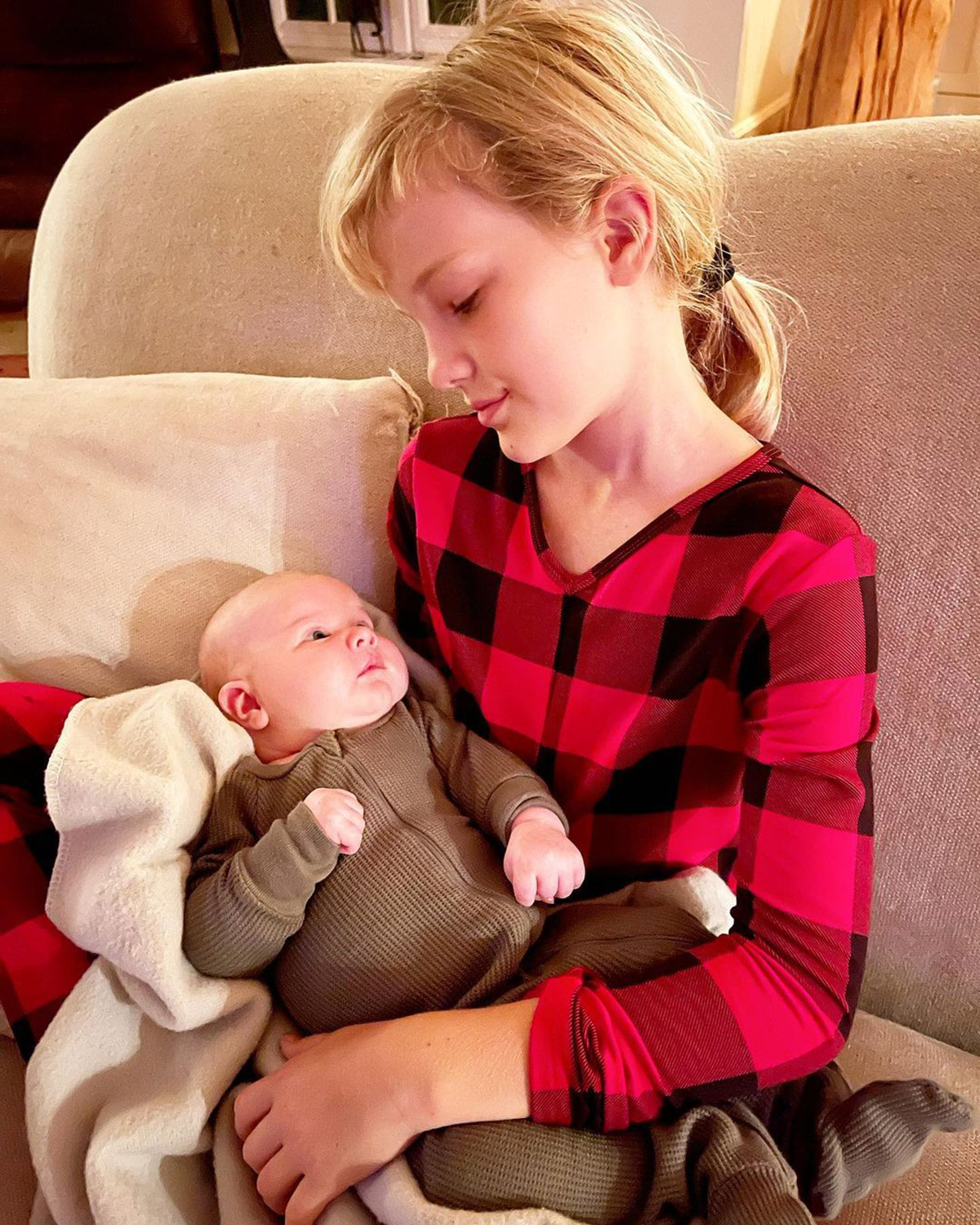 James Van Der Beek and Wife Kimberly Welcome Sixth Baby After 2 Pregnancy Losses: 'Overjoyed'
