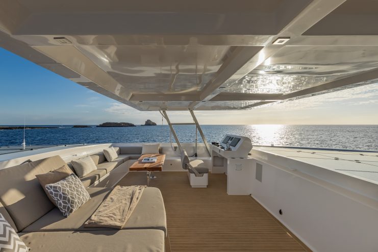 Silent 60: An electric catamaran by Silent-Yachts that’s powered by a kite wing and the sun