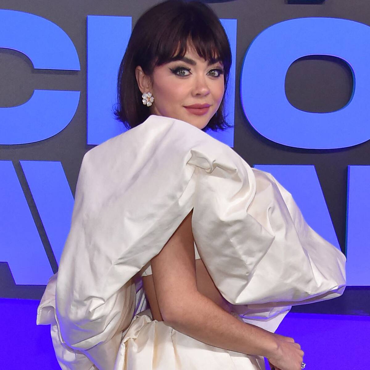 Sarah Hyland Debuts "Little Paris Doll" Haircut at the 2021 People's Choice Awards