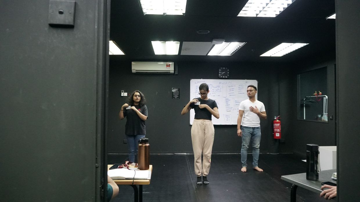 Young theatre collective's debut show highlights trauma, gender and love