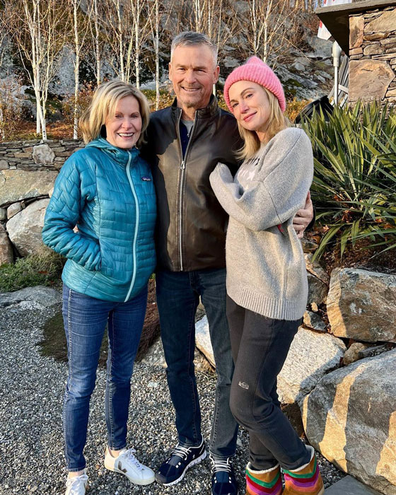 Amy Robach looks radiant alongside her mom and dad in rare family photo