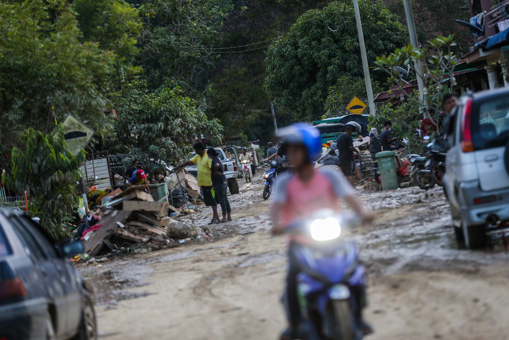 Floods: Rural Development Ministry collecting data on damages to prepare for repair works, allocations
