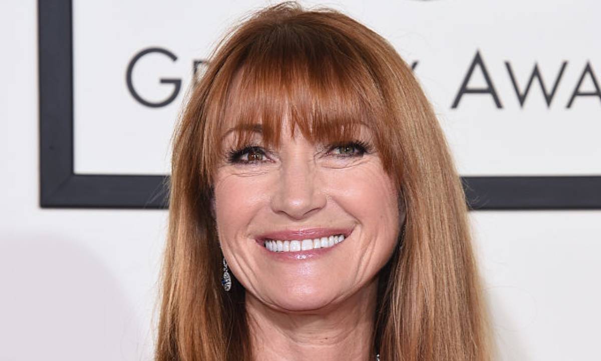 Jane Seymour makes a splash in lace-up swimsuit with grandchildren and unexpected guest