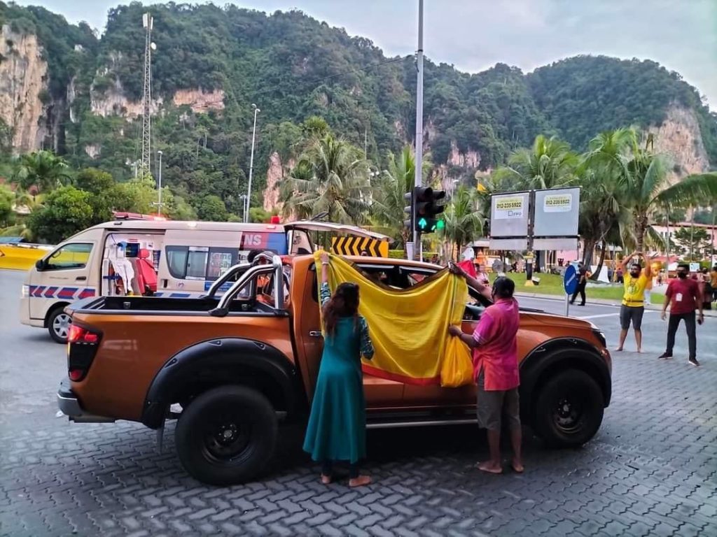 Woman Gives Birth To Baby In Her Car Thanks To Thaipusam Festive-Goers At Batu Caves