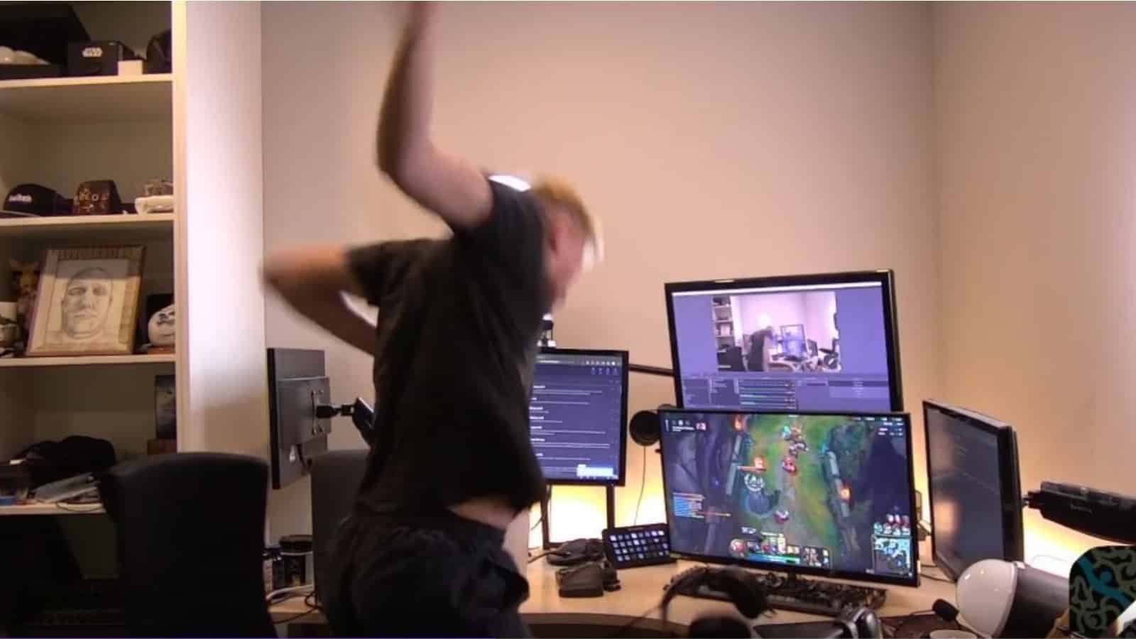 Twitch streamer loses it and smashes keyboard after viewer roasts him