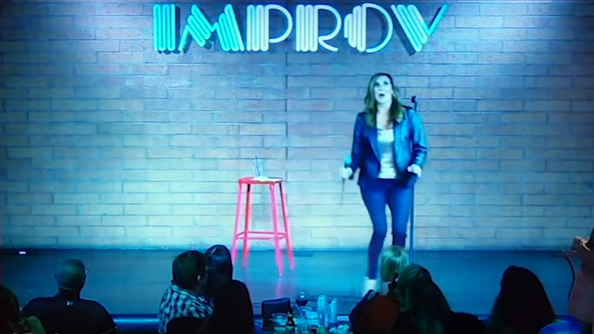 Comedian Heather McDonald Shares Video of Her Fainting Onstage and Fracturing Skull