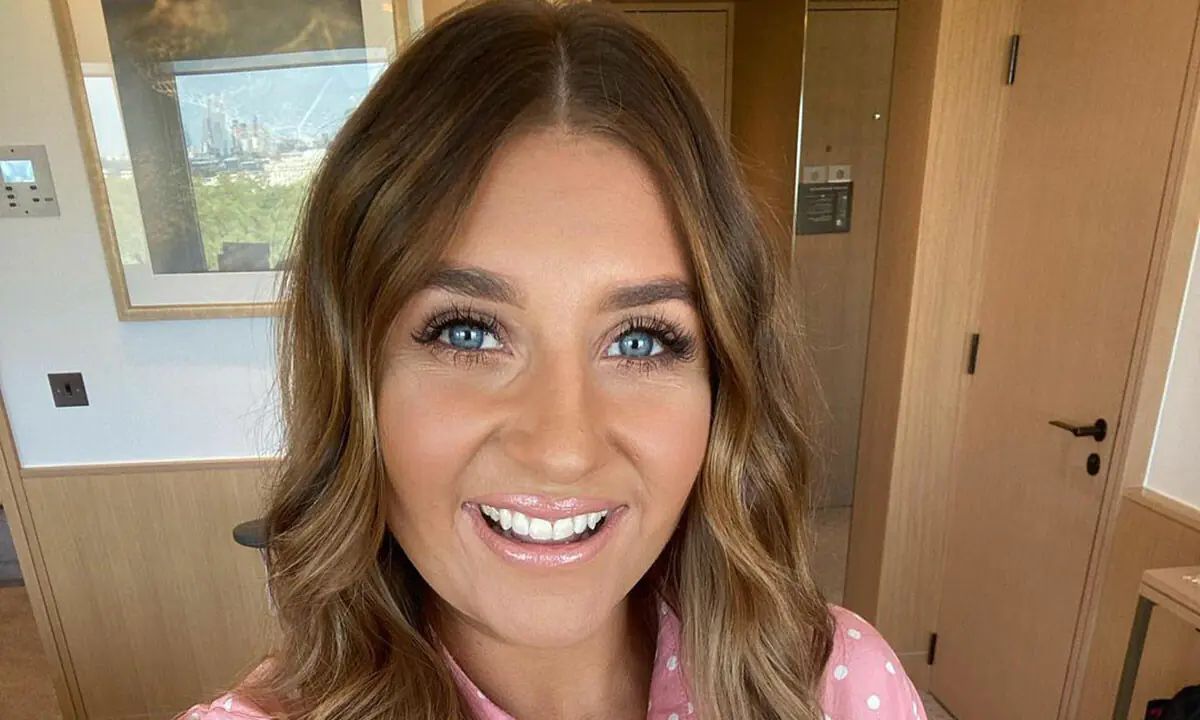 Gogglebox's Izzi Warner shares rare photo with boyfriend Grant