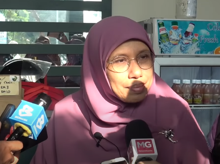 Female Malaysian Minister Sparks Outrage For Advising Husbands That Unruly Wives Need ‘gentle 
