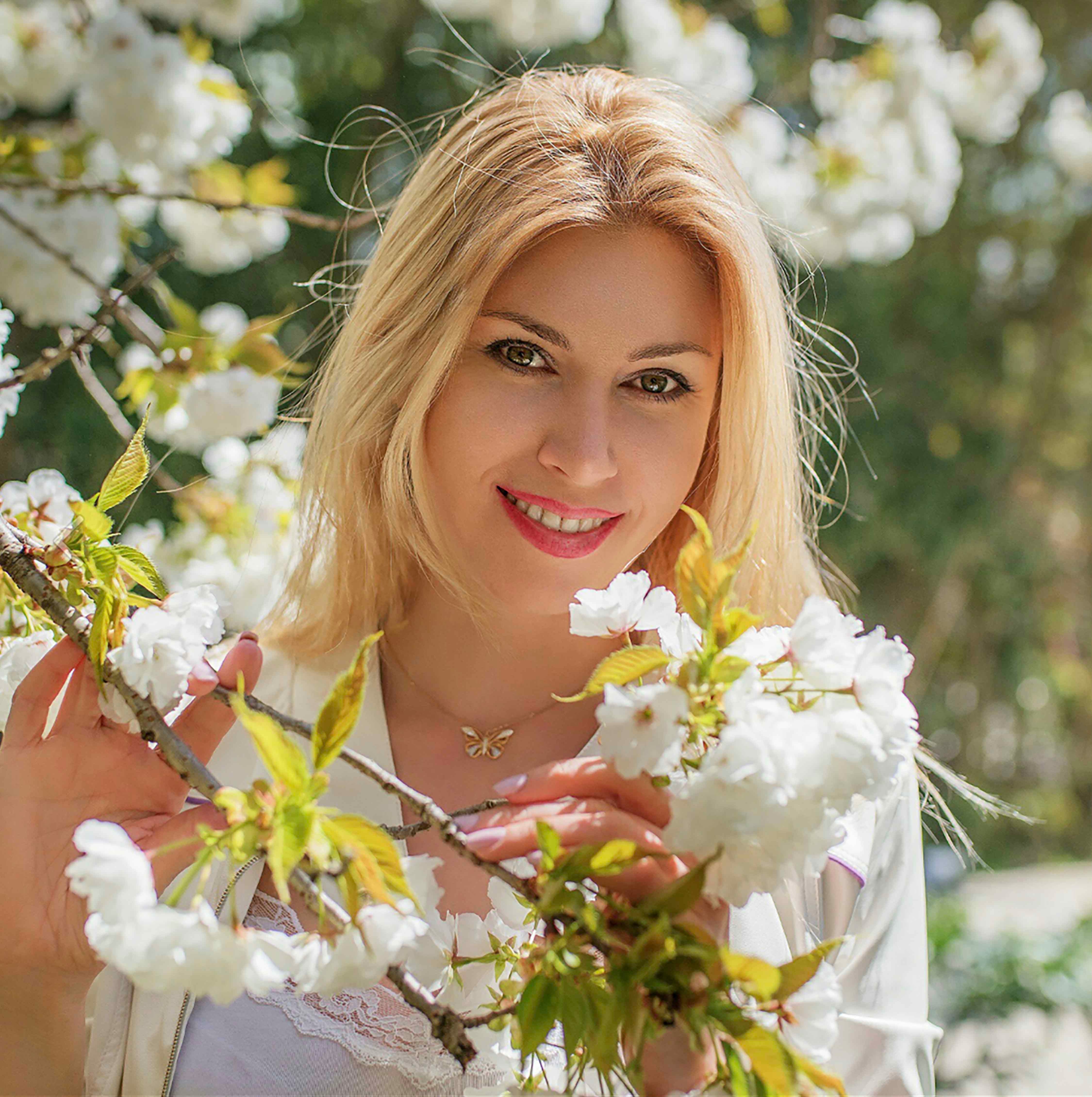 Russian Beauty Queen Claims She Was Unable To Close Her Eyes Or Smile After Plastic Surgery