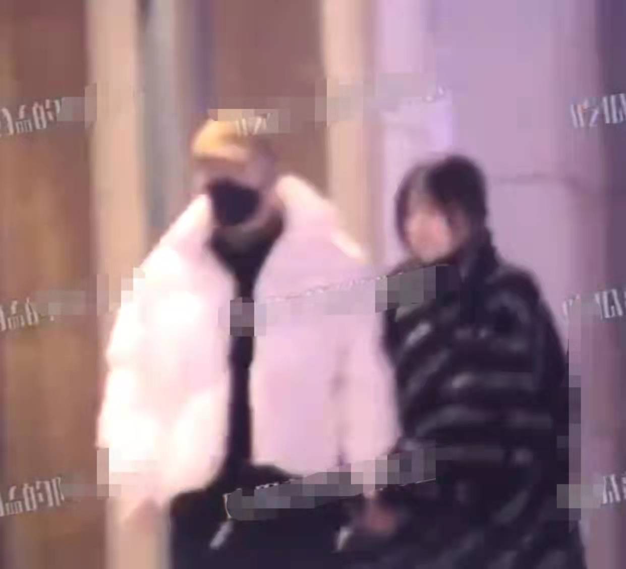张九南新恋情曝光？和女生背后抱撒娇牵手压马路