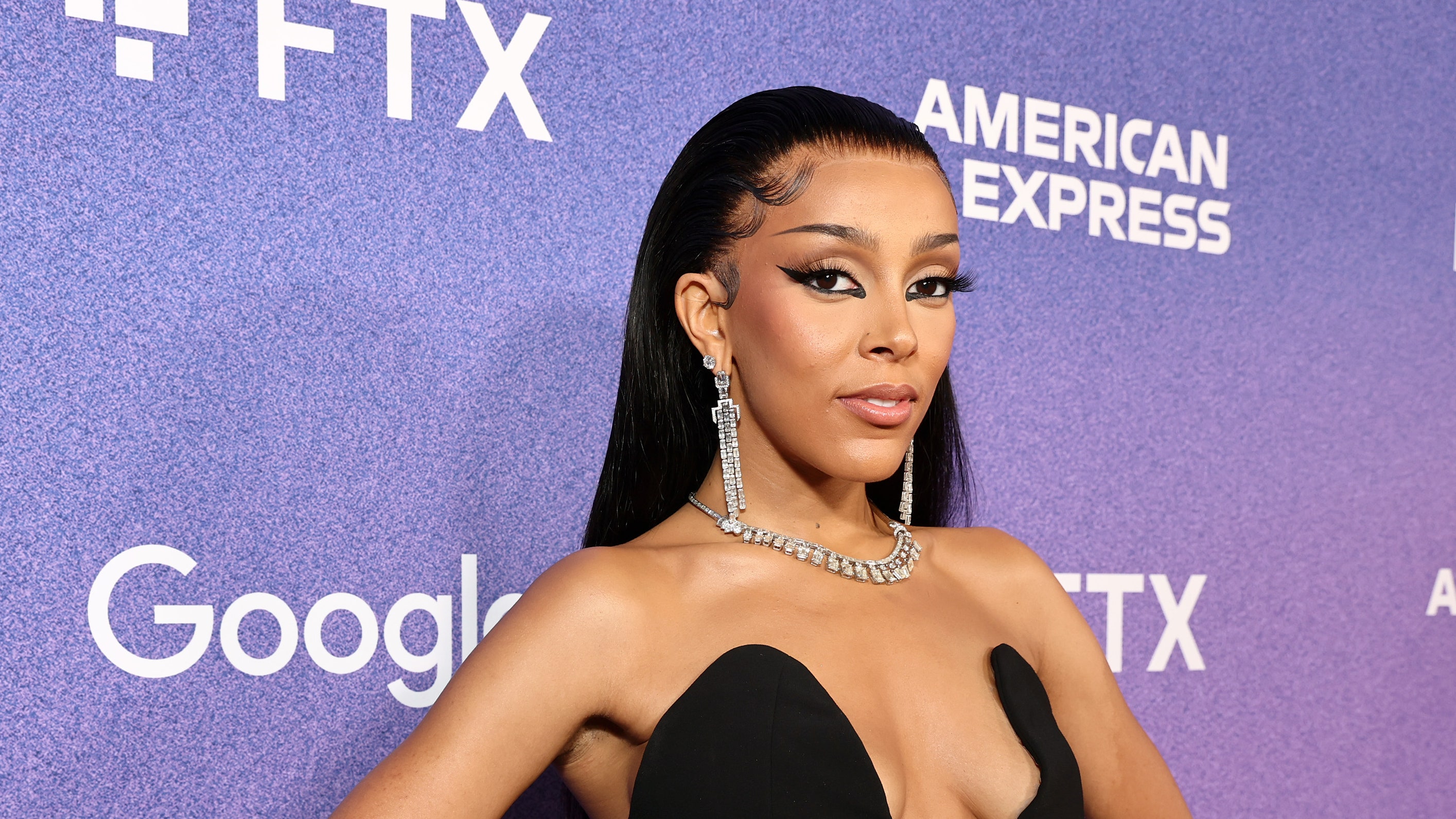 The Blue Accent on Doja Cat's Nude Nails Is Too Good To Ignore