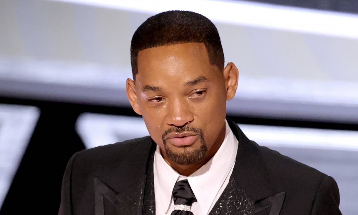 Will Smith apologizes to the Academy in tearful speech after slapping Chris Rock