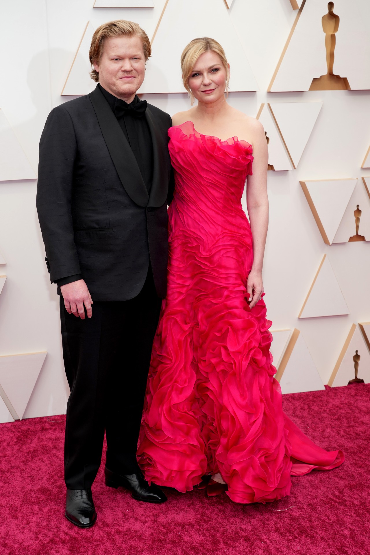 Kirsten Dunst Wore a Ruffled Strapless Gown At the 2022 Oscars