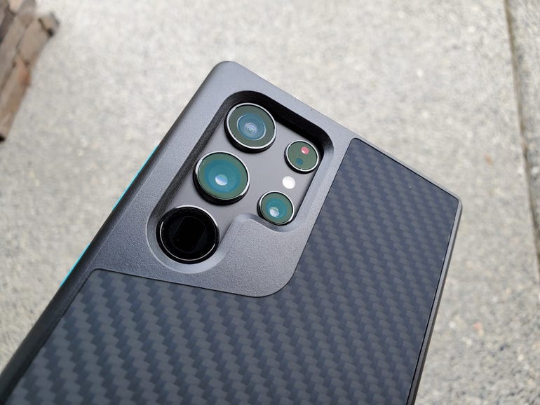 Mous cases for Galaxy S22 Ultra and iPhone 13 Pro Max Extreme