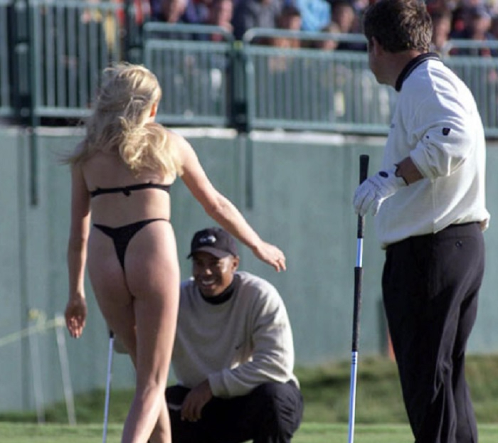 Half-Naked Blonde Woman Kisses Tiger Woods During LIVE Golf Match