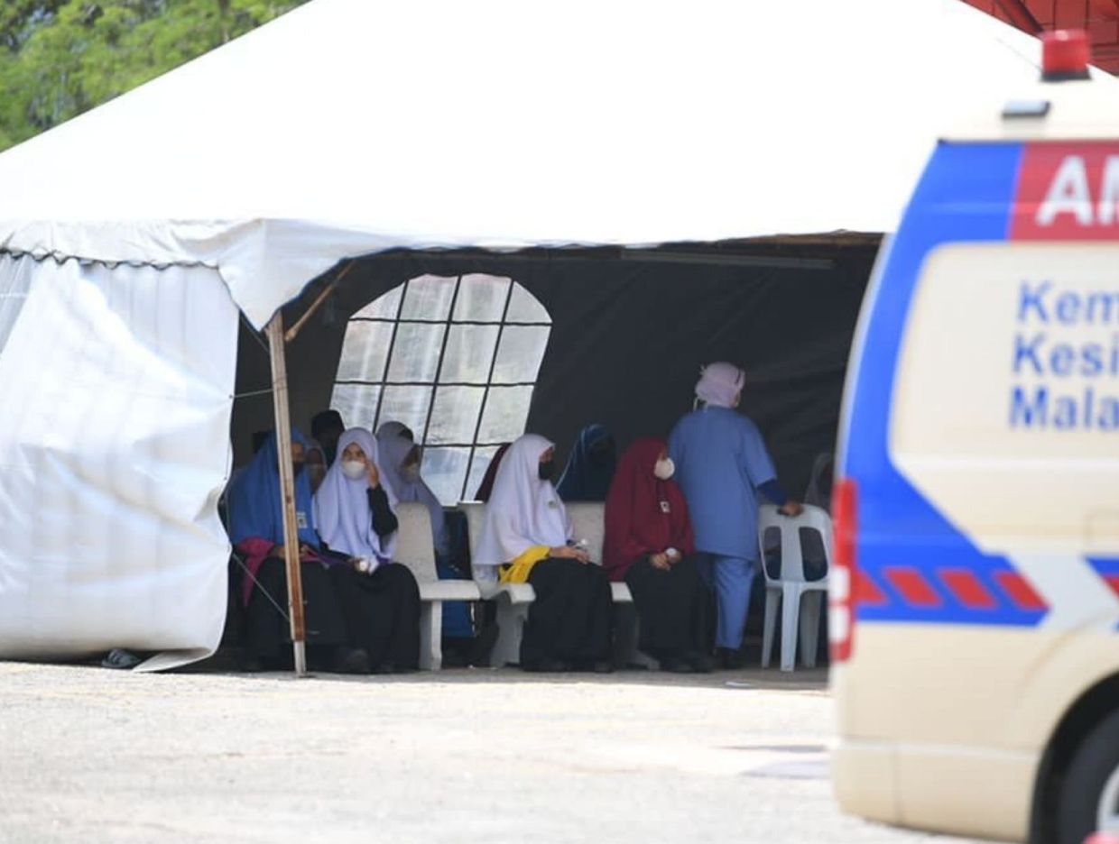 61 students receive treatment after inhaling sulphuric acid fumes in Kedah