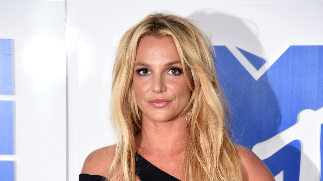 Britney Spears Shows Off Her Baby Bump In A Sweet Home Video￼