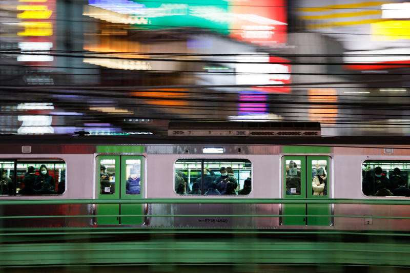 Japan train driver awarded 15 baht in docked wages for 1-min delay