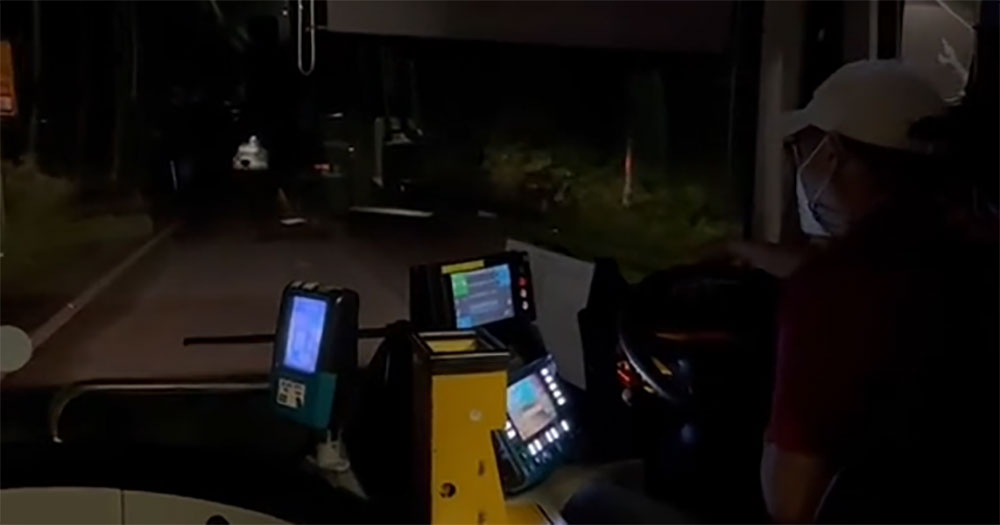 WATCH: Bus captain driving service 975 bus records videos showing how creepy Lim Chu Kang roads can get at night!