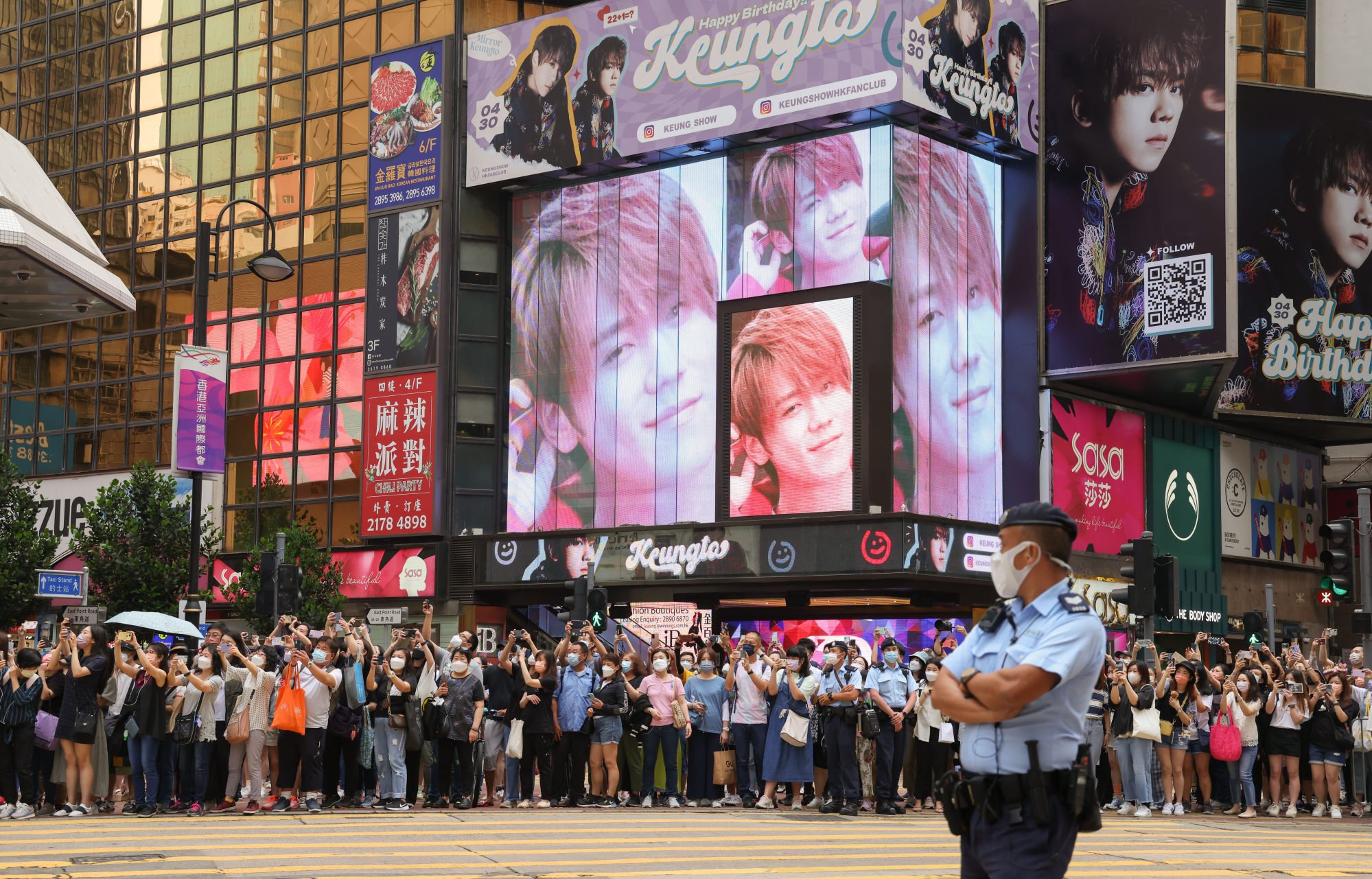 ‘Keung To Bay’? Thousands gather in Hong Kong shopping hub to celebrate Mirror heart throb’s 23rd birthday and free tram rides sponsored by fan club