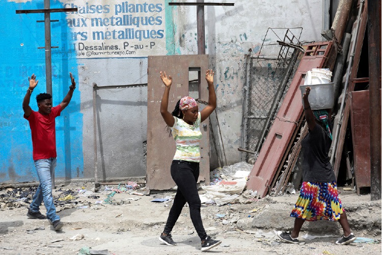 Haitian Families Flee Homes As Violence Flares In Port Au Prince Nestia 8348