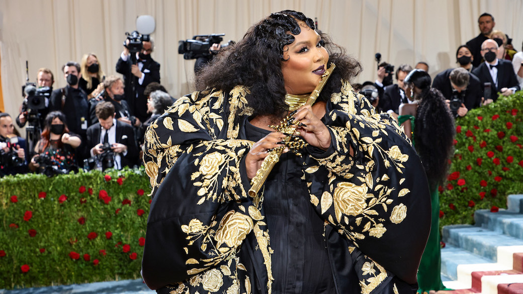 Lizzo (and Her Flute!) Were Adorned In Gold At The Met Gala￼